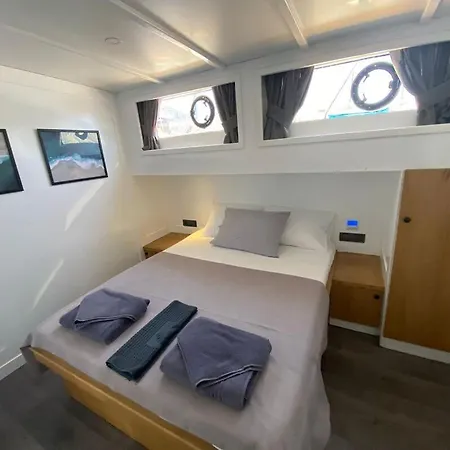 Yacht Botel
